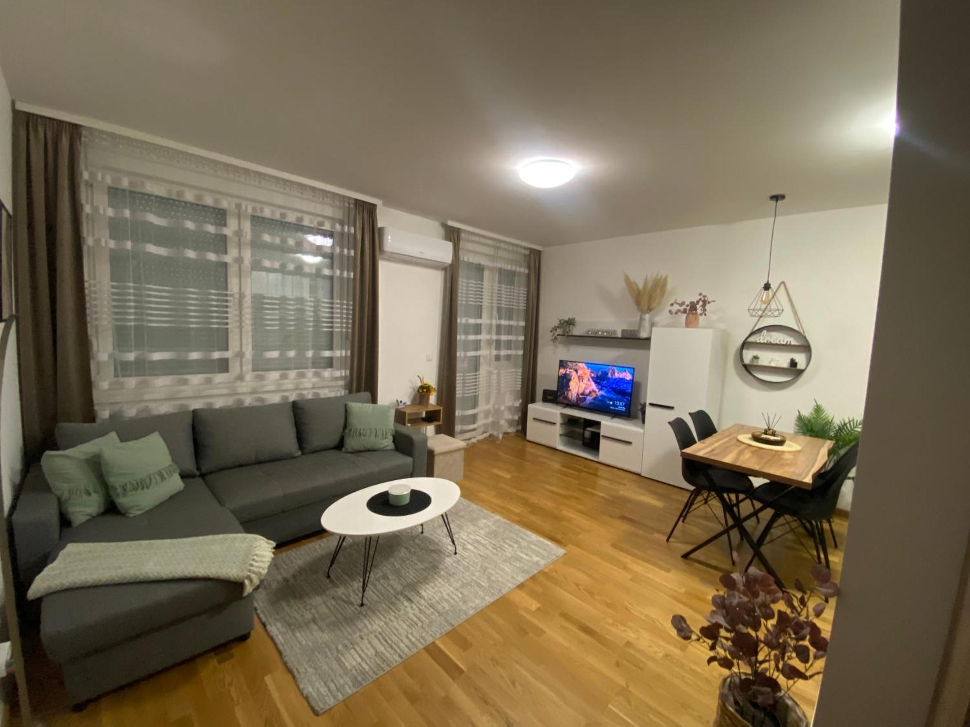 Angel Apartment Суботица Экстерьер фото